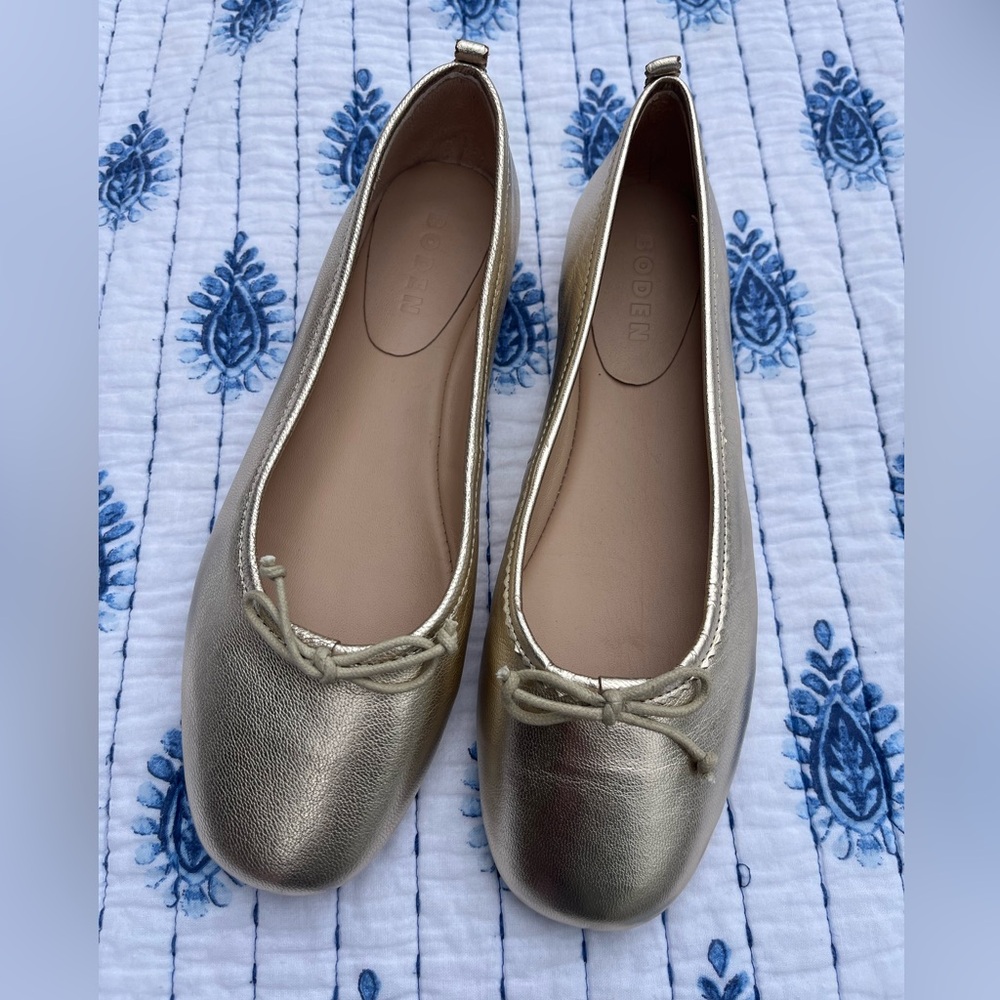 Boden Women’s Gold Kitty Flat 37